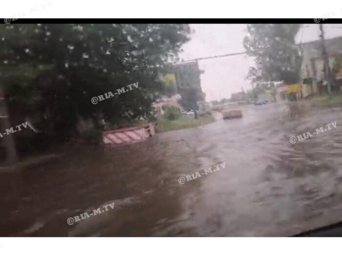 В Запорожской области город ушел под воду: появились ФОТО и ВИДЕО