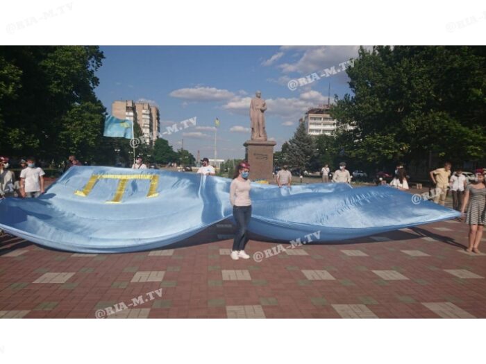 В Запорожской области заметили колонну автомобилей с флагами (ВИДЕО-ФОТО) 2 В Запорожской области заметили колонну автомобилей с флагами (ВИДЕО-ФОТО)