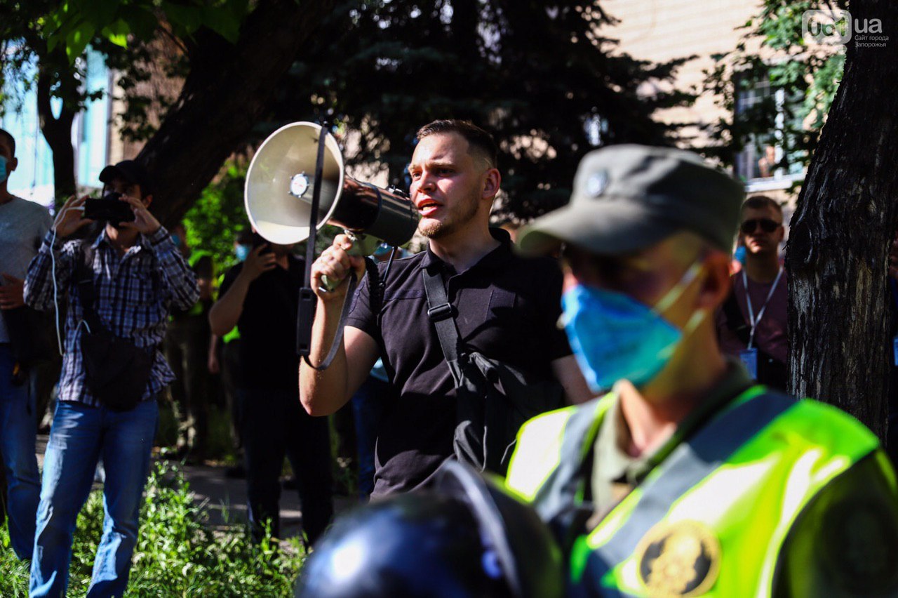 Про охоту на активистов «партии Шария», противодействие сепаратизму в Запорожье и акцию 25 июня – глава «Нацкорпуса» в Запорожской области Максим Зайченко рассказал детали конфликта
