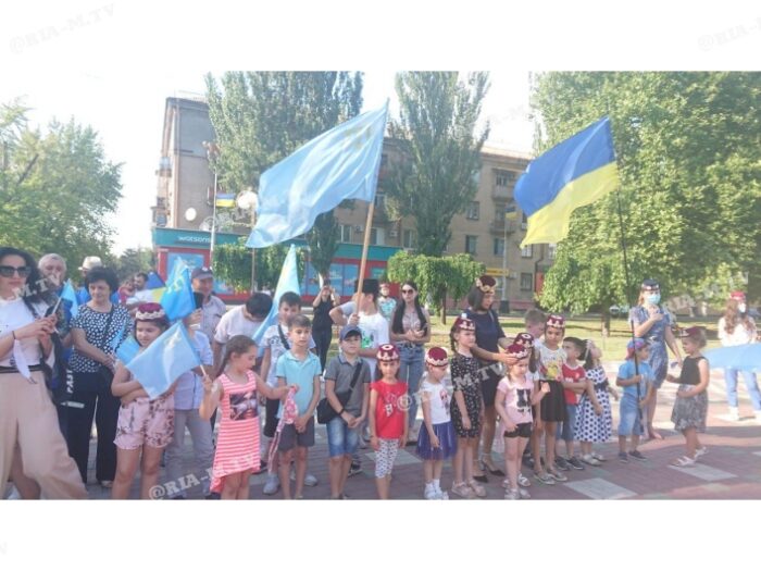 В Запорожской области заметили колонну автомобилей с флагами (ВИДЕО-ФОТО) 3 В Запорожской области заметили колонну автомобилей с флагами (ВИДЕО-ФОТО)