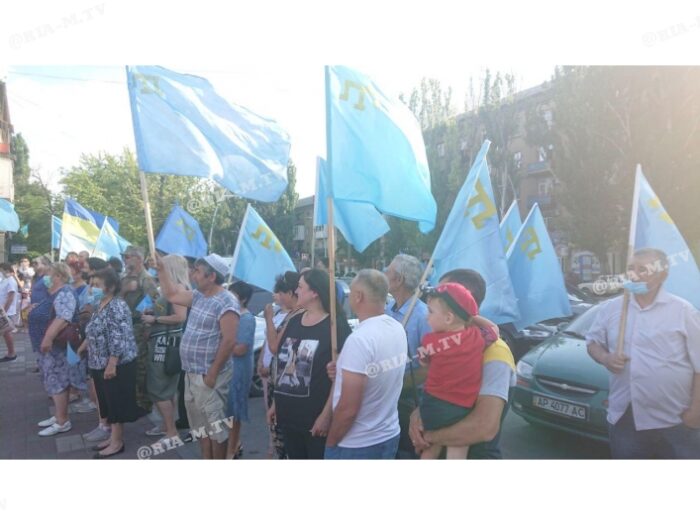 В Запорожской области заметили колонну автомобилей с флагами (ВИДЕО-ФОТО) 4 В Запорожской области заметили колонну автомобилей с флагами (ВИДЕО-ФОТО)