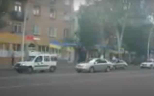 В Запорожской области заметили колонну автомобилей с флагами (ВИДЕО-ФОТО)