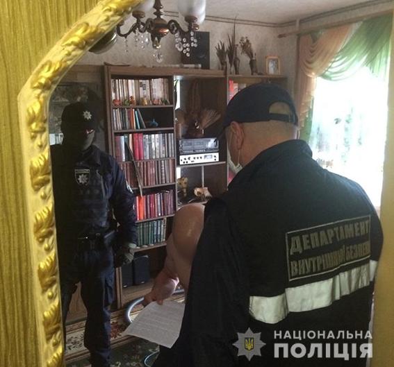 В Запорожье мужчина облил девушку-полицейскую серной кислотой: появились подробности (ФОТО)