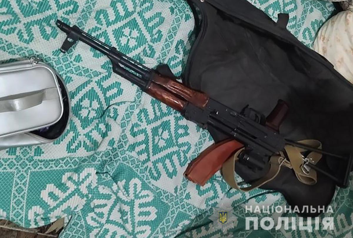В Запорожье на Шевченковском устроили стрельбу: есть пострадавшие (ФОТО)