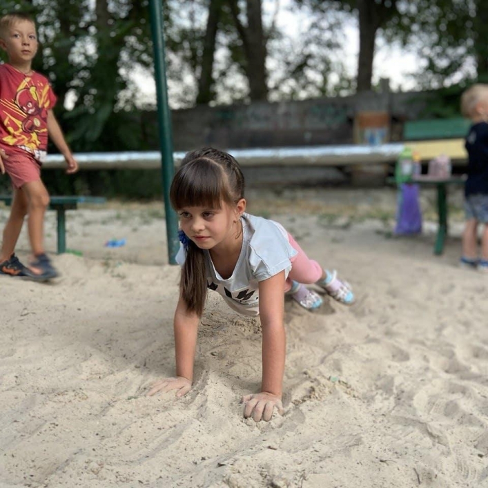 В Запорожской области 8-летняя девочка установила необычный рекорд (ФОТО) 7 В Запорожской области 8-летняя девочка установила необычный рекорд (ФОТО)