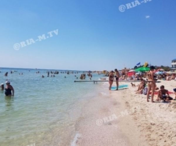 Запорожцам показали, что сейчас происходит на курорте Азовского моря (ФОТО)