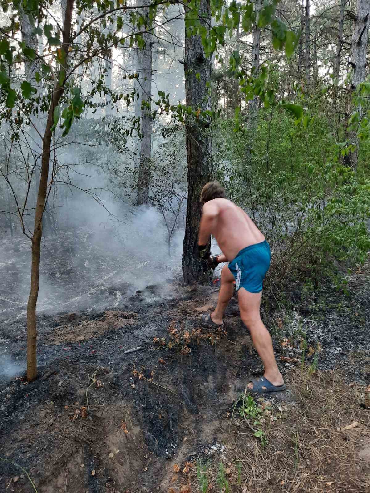 В Запорожье на Хортице случился серьезный пожар (ФОТО) 5 В Запорожье на Хортице случился серьезный пожар (ФОТО)