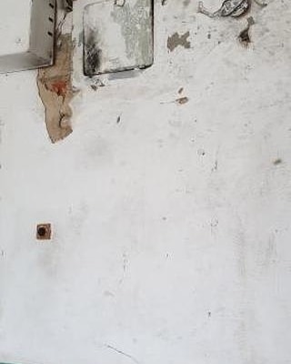 В Запорожской области над головами горожан рушится жилой дом (ФОТО)