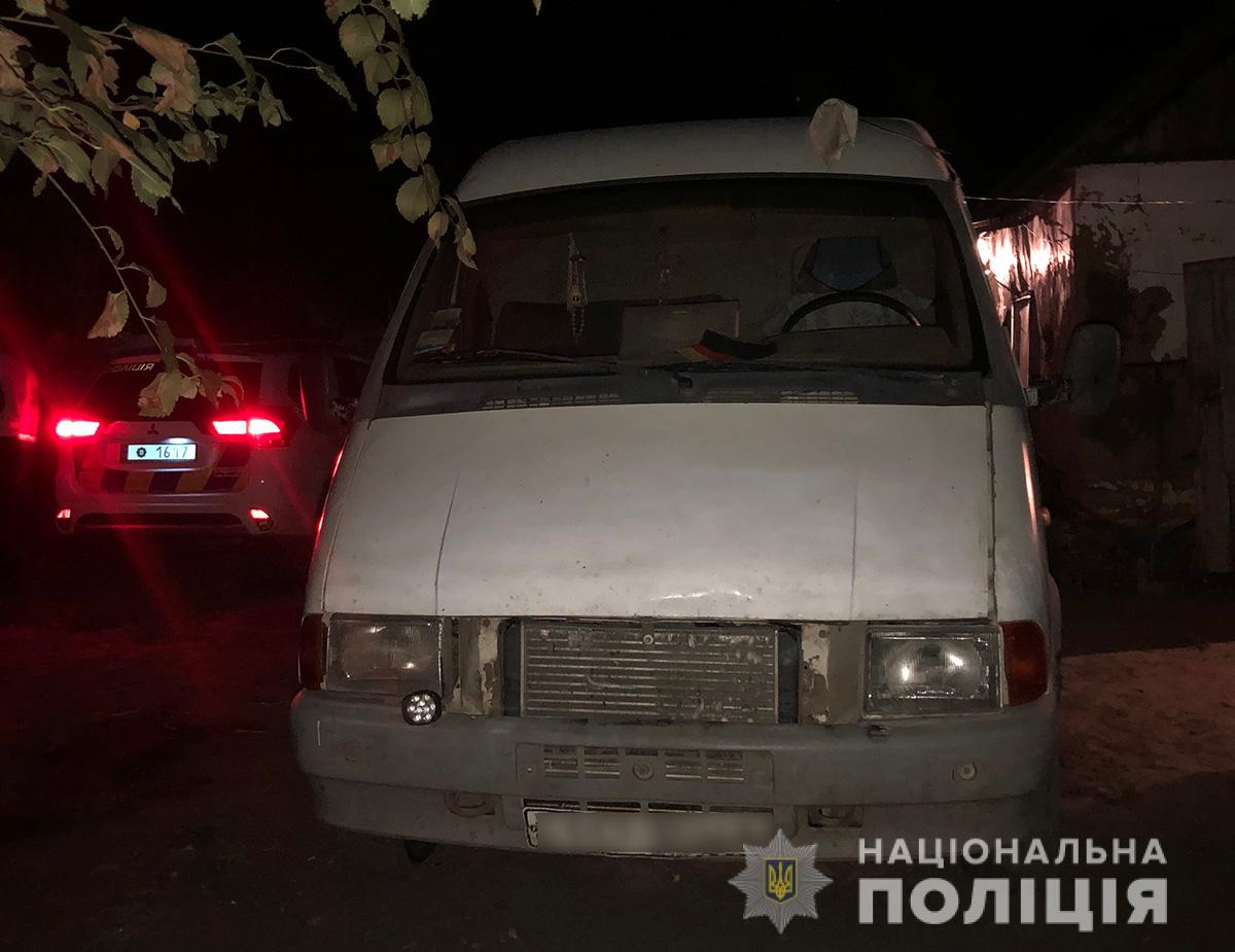 Под Запорожьем грузовик сбил и переехал мужчину: появилось ВИДЕО момента аварии