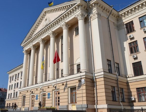 Запоріжці віддають перевагу місцевим партіям