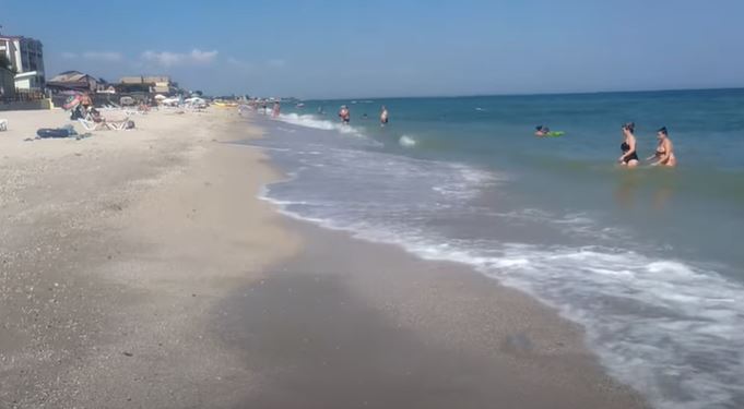 Запорожцам показали, что происходит на побережье Азовского моря после шторма (ВИДЕО)