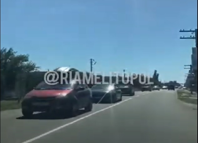 На трассе с курорта Азовского моря образовалась огромная пробка: отдыхающие застряли (ВИДЕО)