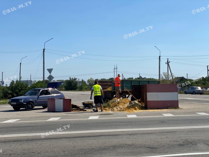 В Запорожской области разобрали блокпост (ФОТОФАКТ)