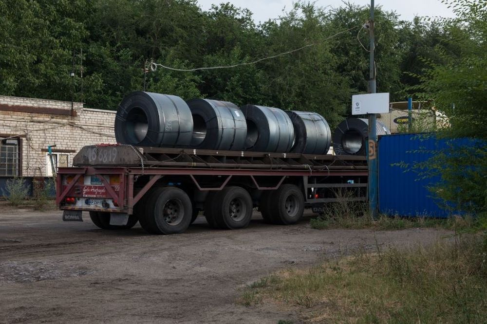 Одни строят, другие разрушают: кто и как в Запорожье «убивает» дороги