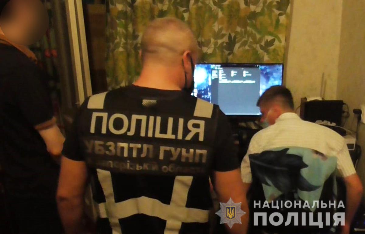 В Запорожье молодой парень распространял детскую порнографию: подробности и ФОТО