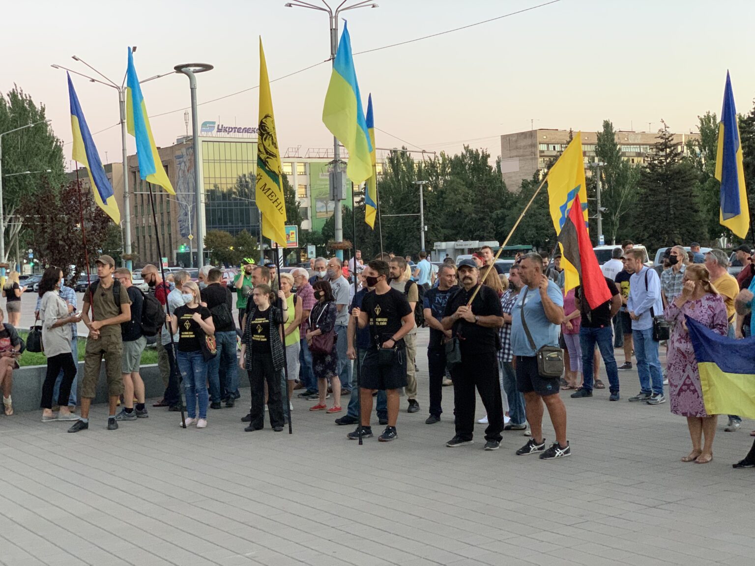 В Запорожье горожане провели акцию за импичмент Президента: как это было (ВИДЕО-ФОТО)
