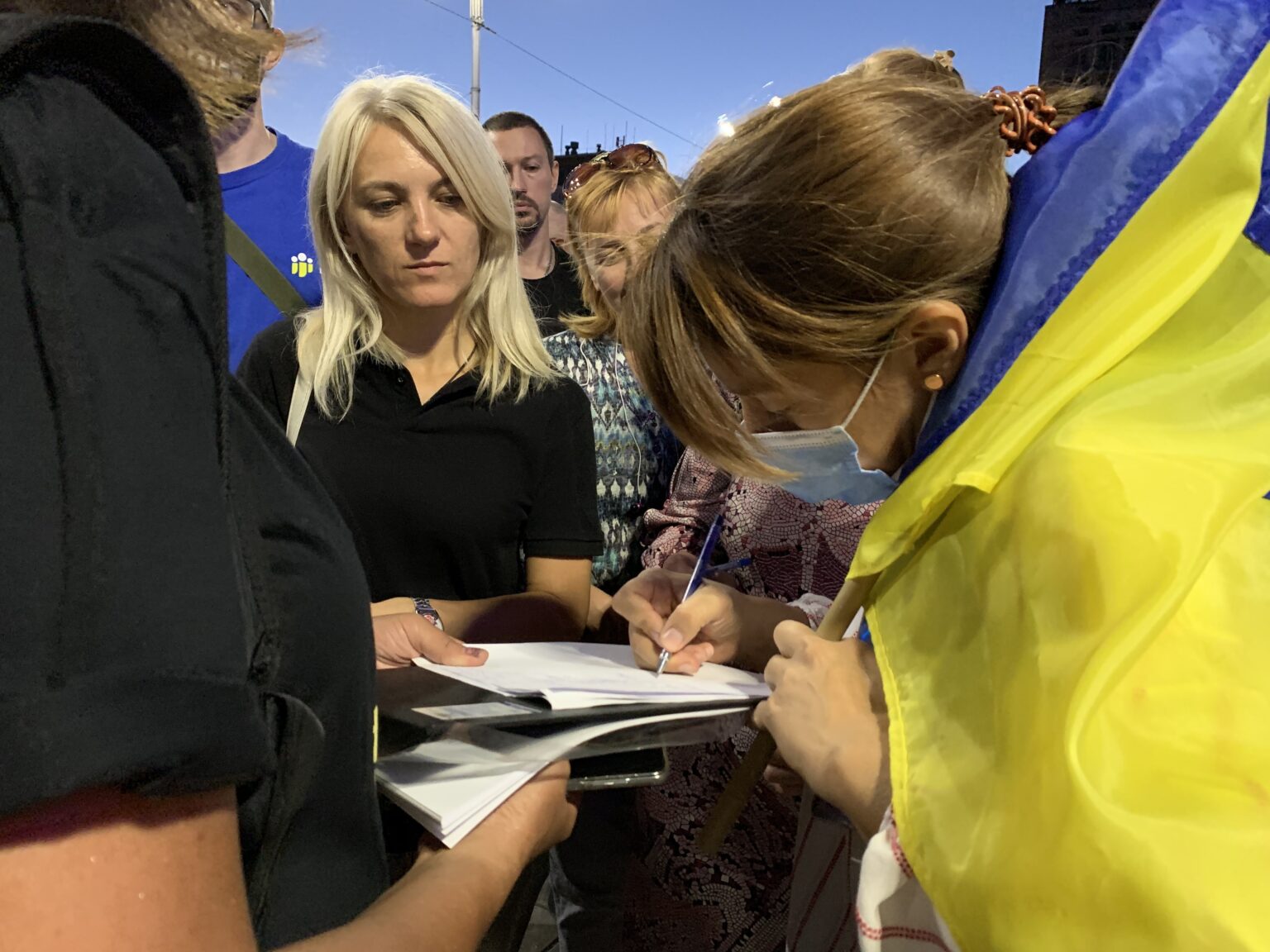 В Запорожье горожане провели акцию за импичмент Президента: как это было (ВИДЕО-ФОТО)