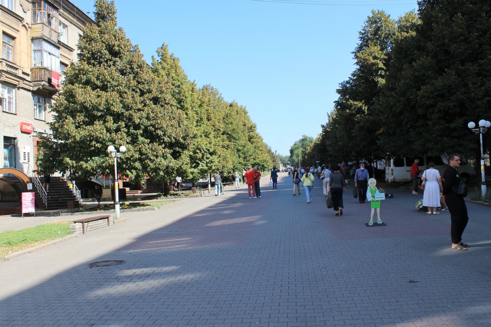 В Запорожье на рынок нагрянули полицейские: подробности и ФОТО