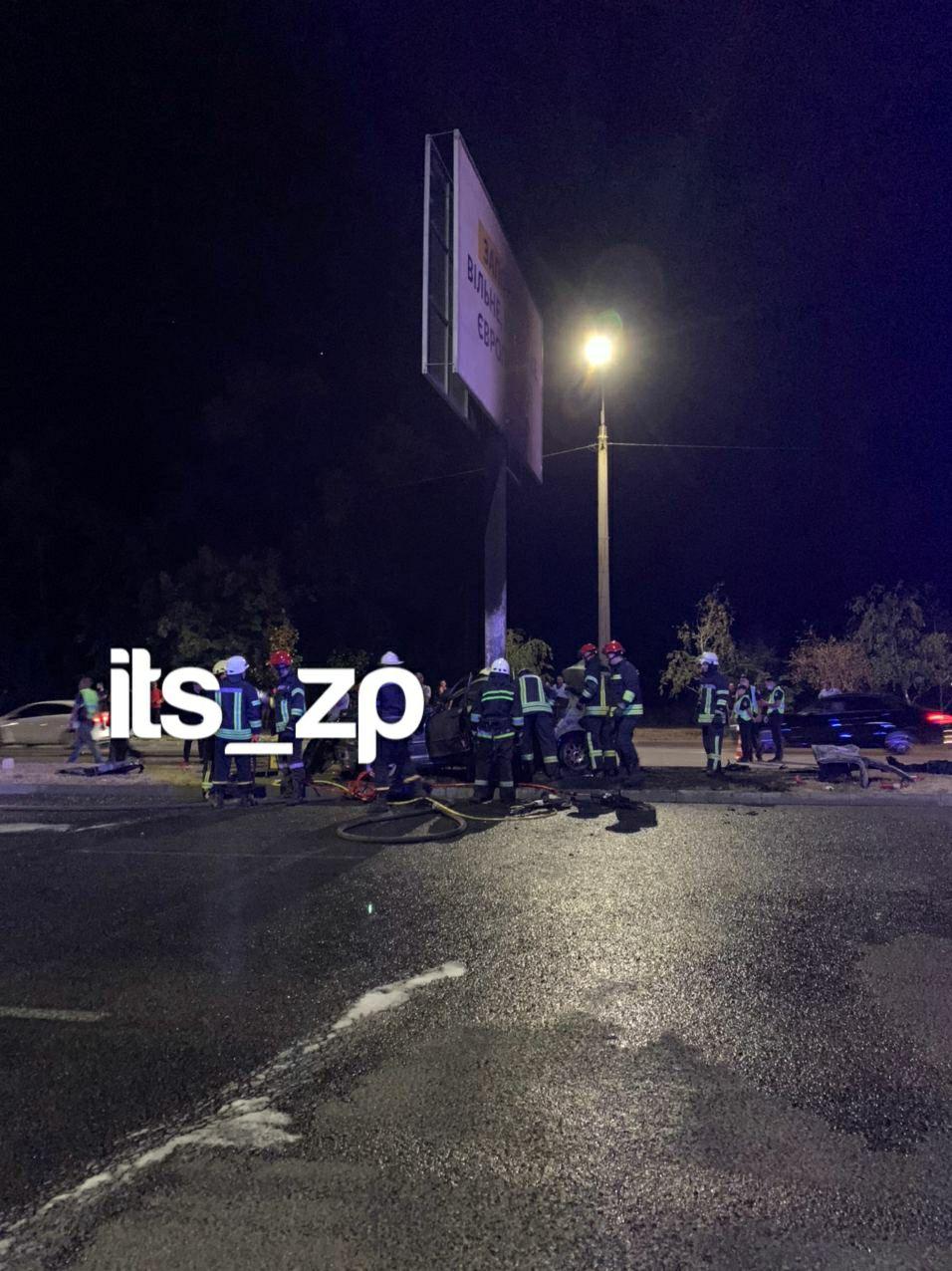 В Запорожье полицейские рассказали подробности смертельного ДТП на Набережной (ФОТО 18+)