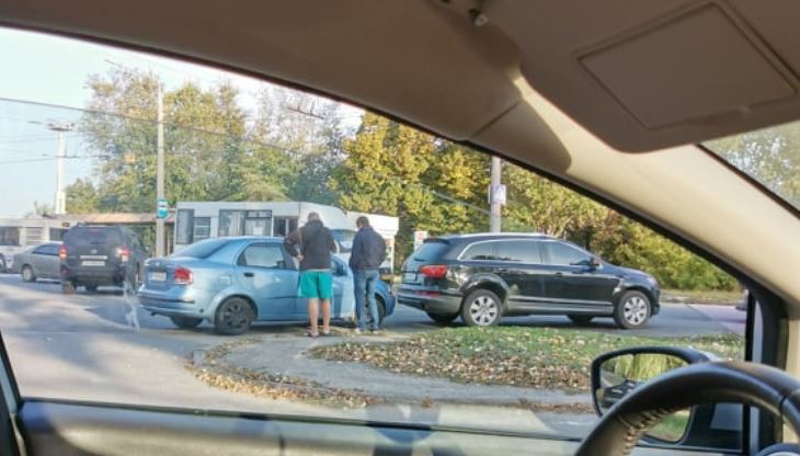 В Запорожье утро началось с аварии на правом берегу (ФОТО)