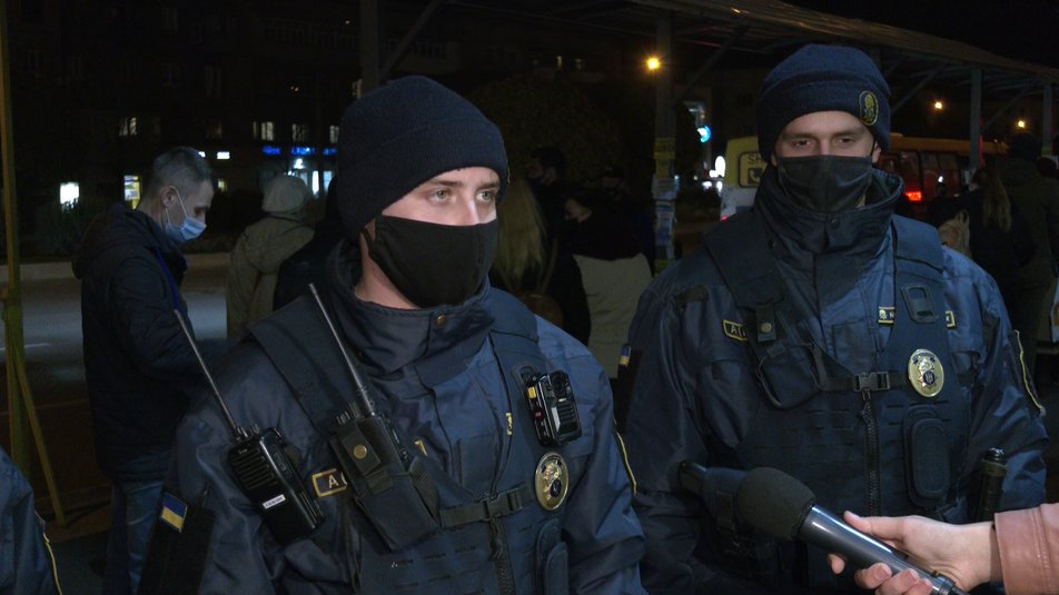 В Запорожье улицы города усиленно патрулируют правоохранители: подробности (ФОТО)