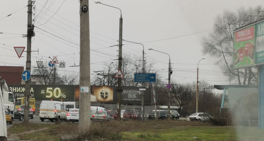 Запорожье «застряло» в огромной пробке на плотине (ВИДЕО)