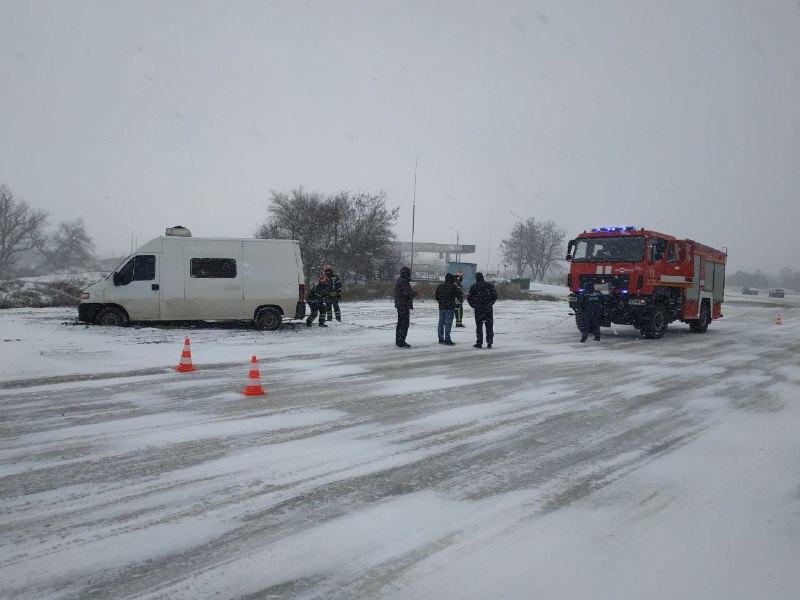 Запорожские спасатели за сутки оказали помощь более чем десятку людей: подробности (ФОТО)