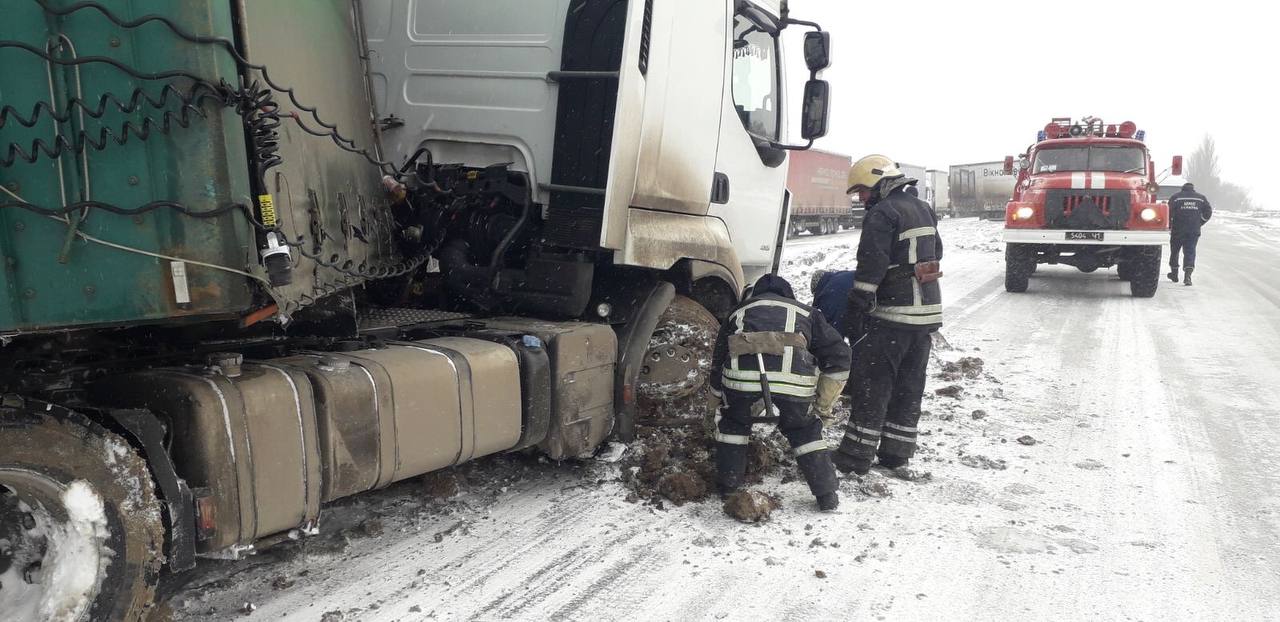 Запорожские спасатели за сутки оказали помощь более чем десятку людей: подробности (ФОТО)
