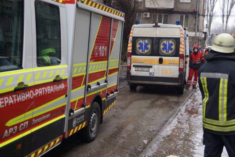 В Запорожье произошел обвал перекрытия в многоэтажном здании: есть пострадавший (ФОТО)