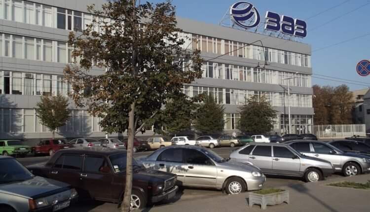 АвтоЗАЗ сократил выпуск легковушек: стало известно, сколько автомобилей выпустил завод
