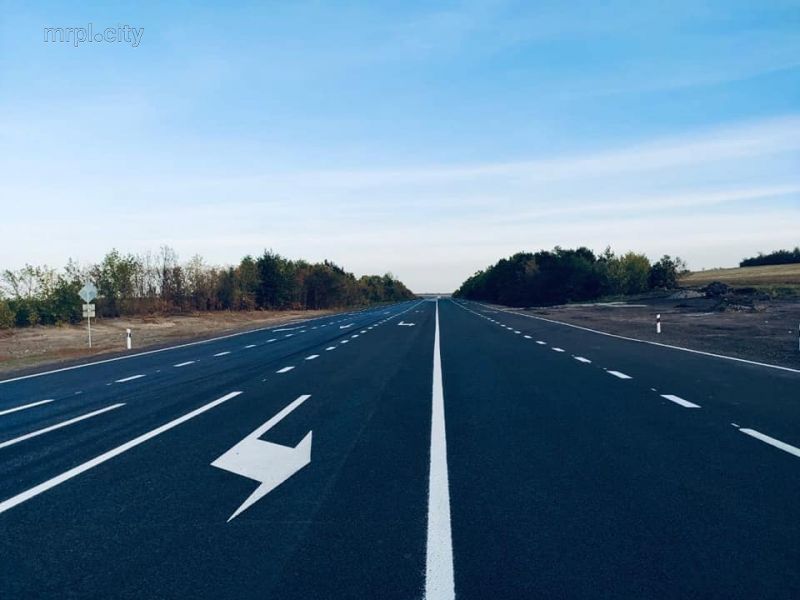 В Запорожской области продолжается ремонт важной трассы (ФОТО)