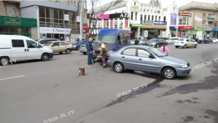 В Мелитополе маршрутка с пассажирами попала в ДТП: в салоне была беременная (ФОТО)