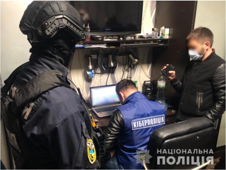 В Запорожье киберполиция задержала двух жителей соседнего города: подробности (ВИДЕО)