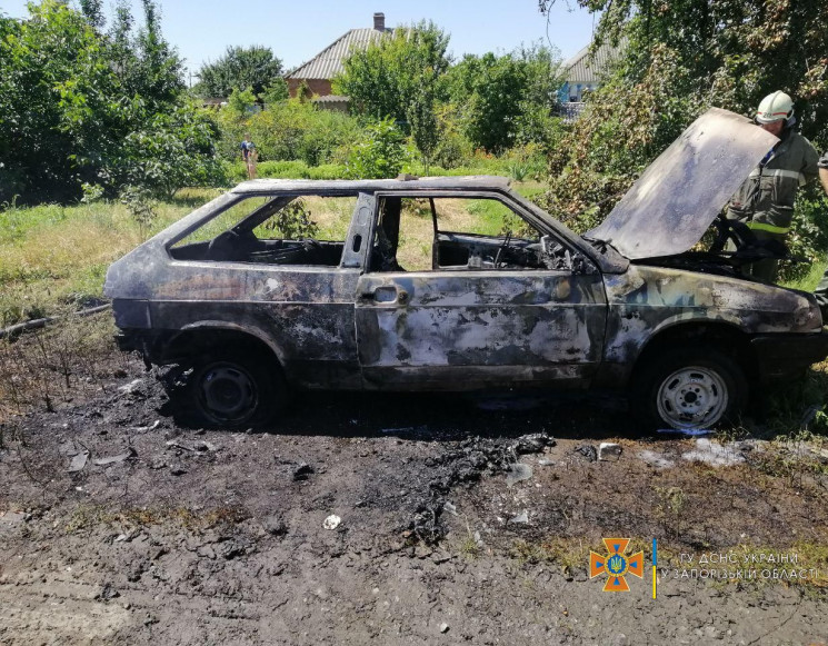В Запорожской области во время движения вспыхнула легковушка (ФОТО)