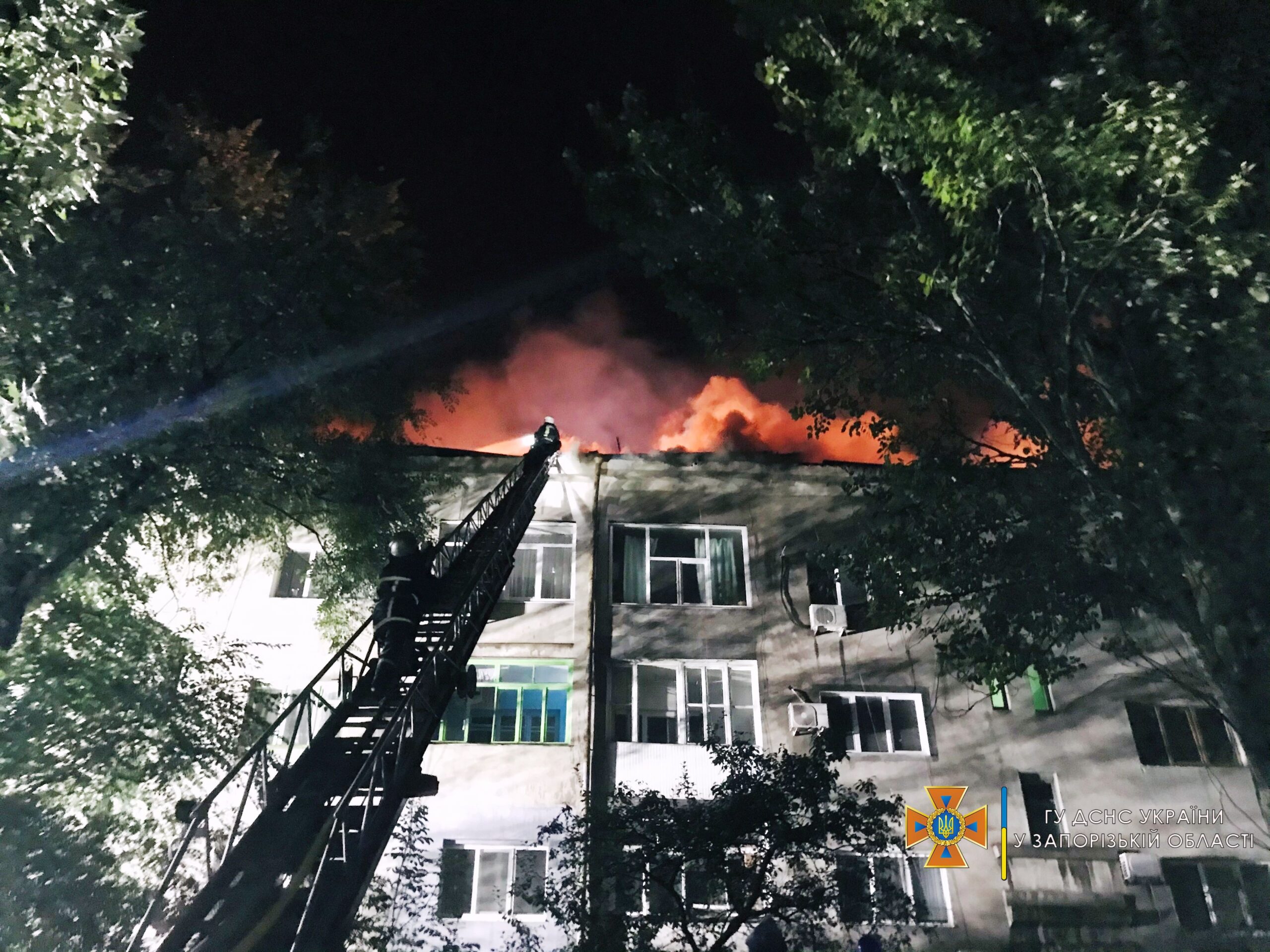 Появились подробности масштабного пожара в многоэтажке в центре Запорожья: жильцов экстренно эвакуировали (ВИДЕО, ФОТО) 13 Появились подробности масштабного пожара в многоэтажке в центре Запорожья: жильцов экстренно эвакуировали (ВИДЕО, ФОТО)