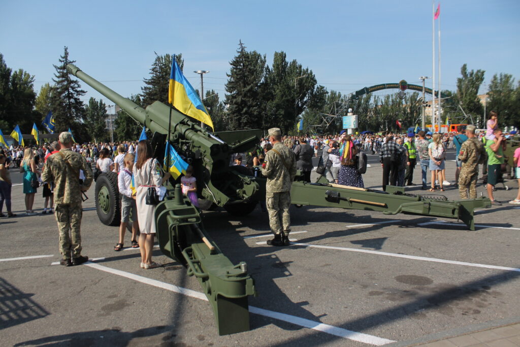 В Запорожье состоялось торжественное шествие военных и силовиков (ФОТО) 2 В Запорожье состоялось торжественное шествие военных и силовиков (ФОТО)