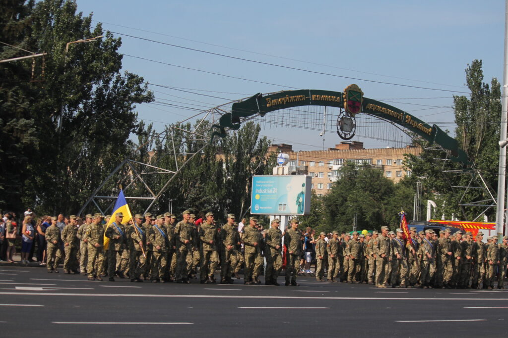 В Запорожье состоялось торжественное шествие военных и силовиков (ФОТО) 4 В Запорожье состоялось торжественное шествие военных и силовиков (ФОТО)
