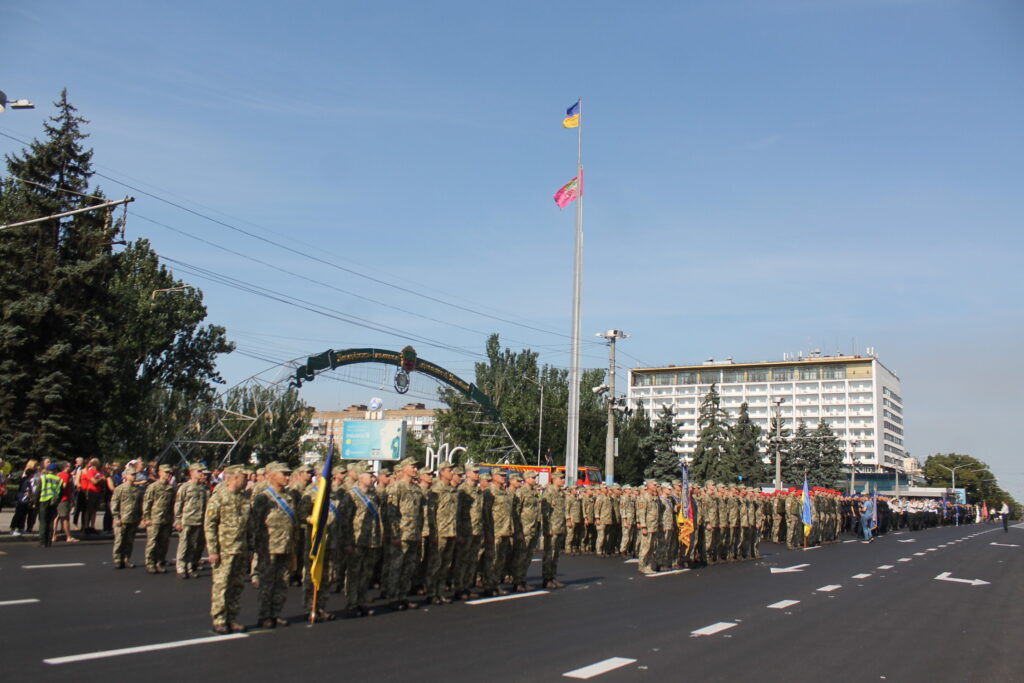 В Запорожье состоялось торжественное шествие военных и силовиков (ФОТО) 6 В Запорожье состоялось торжественное шествие военных и силовиков (ФОТО)