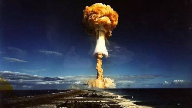 Росія може застосувати ядерну зброю у 4 випадках, - Медведєв