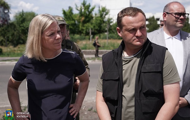 Премьер Швеции посетила Бучу и Бородянку