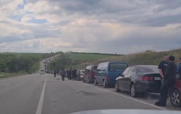 Мэр Мелитополя: На Запорожье оккупанты требуют деньги за выезд