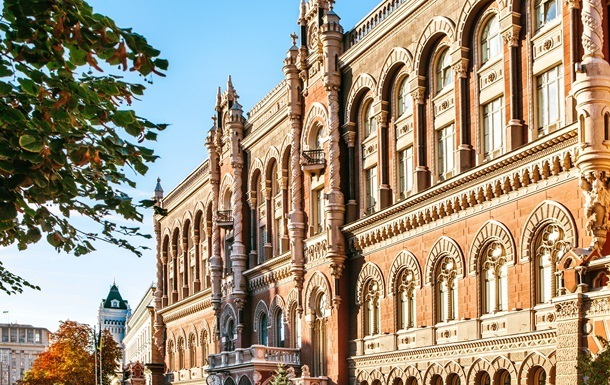 Названо причини дефіциту готівкової валюти в банках