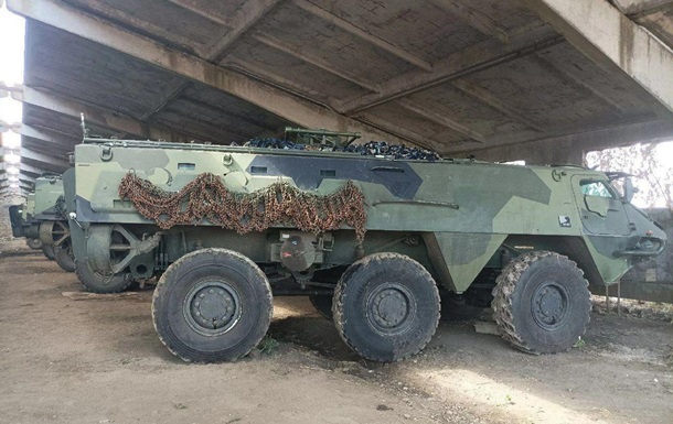 Фінляндія таємно передала Україні БТРи – журналіст