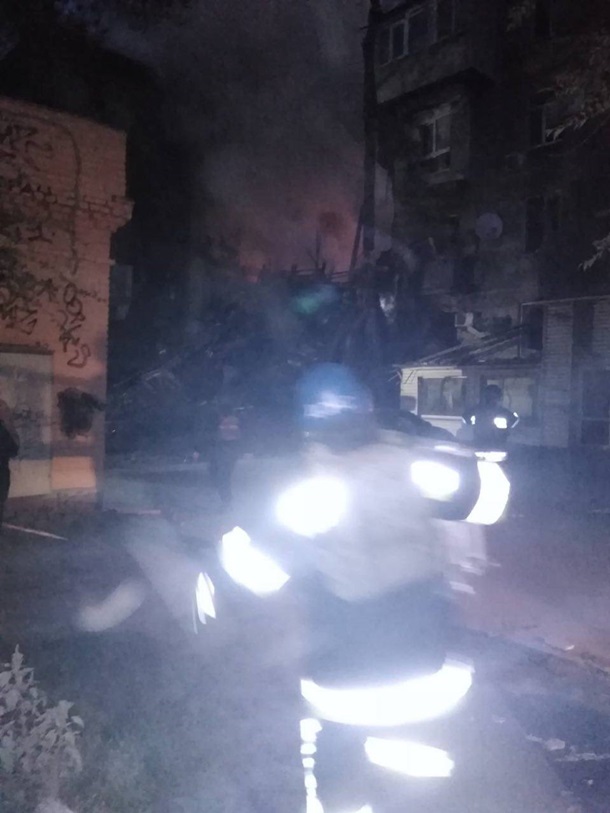 Ворог ударив ракетами по житлових будинках у Запоріжжі 4 Ворог ударив ракетами по житлових будинках у Запоріжжі