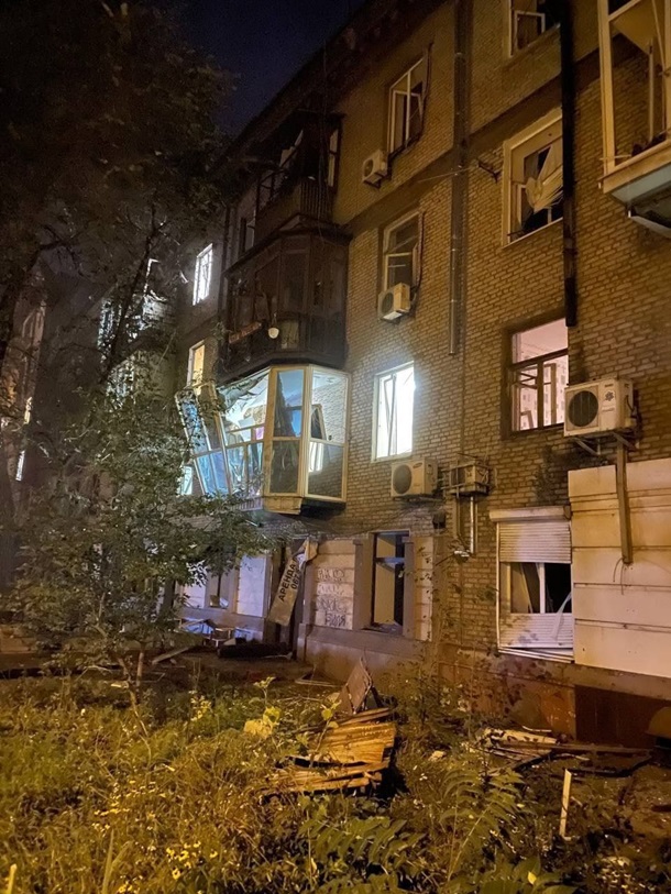Ворог ударив ракетами по житлових будинках у Запоріжжі 8 Ворог ударив ракетами по житлових будинках у Запоріжжі