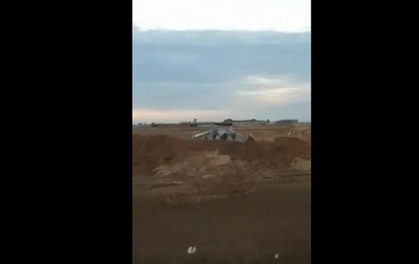 Окупанти почали рити окопи навколо аеродрому Бельбек - ЗМІ