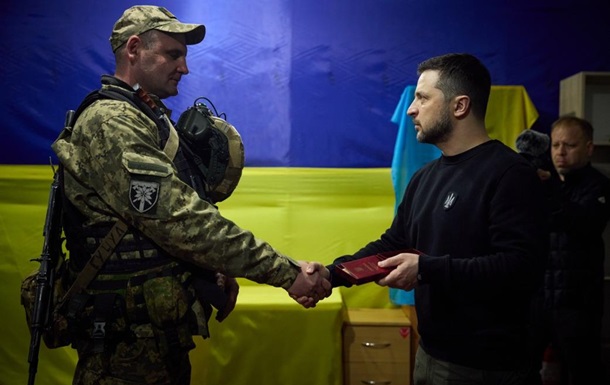 Зеленський відвідав позиції ЗСУ на Запоріжжі