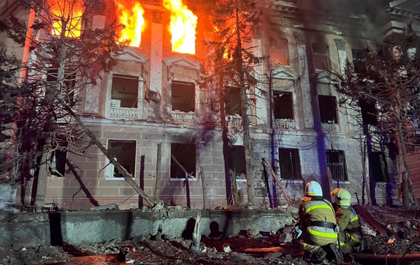 Фото наслідків удару по Миколаєву