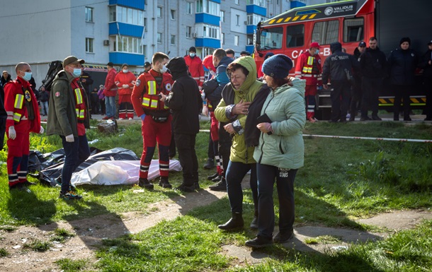 В Умані вже 15 жертв: доля батьків двох загиблих дітей невідома