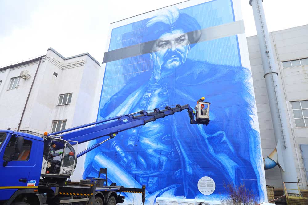 «Запоріжсталь» реалізує арт-проєкт «Кожен з нас - герой» спільно з художником-муралістом Сашком Корбаном
